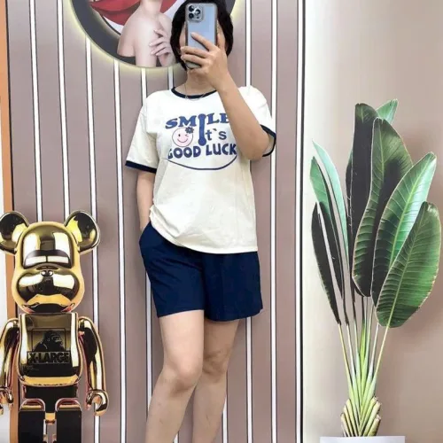 Đồ bộ quần đùi áo tay ngắn cổ tròn in chữ