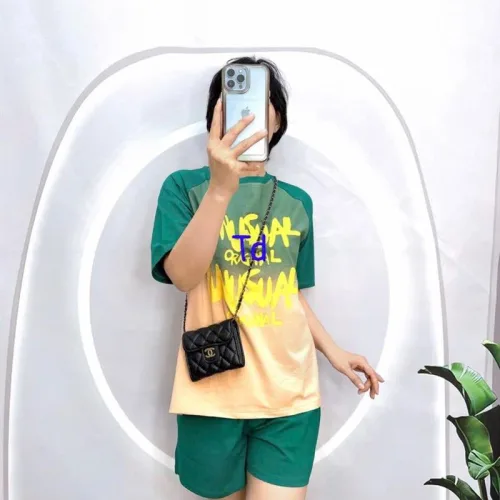 Đồ bộ quần đùi áo tay ngắn cổ tròn in chữ 2 màu