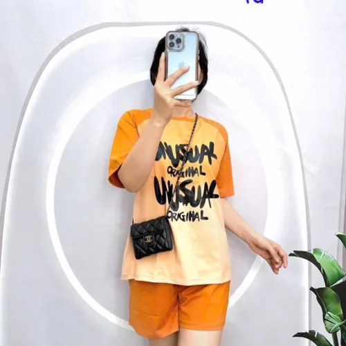 Đồ bộ quần đùi áo tay ngắn cổ tròn in chữ 2 màu