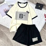 Đồ bộ quần đùi áo tay ngắn cổ tròn in chữ B