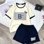 Đồ bộ quần đùi áo tay ngắn cổ tròn in chữ B