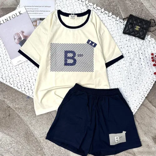 Đồ bộ quần đùi áo tay ngắn cổ tròn in chữ B