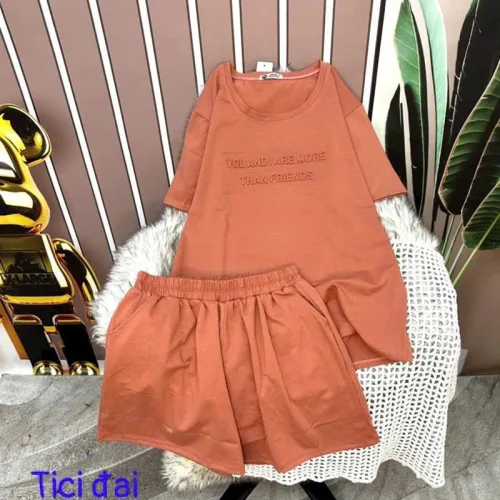 Đồ bộ quần đùi áo tay ngắn cổ tròn in chữ form rộng
