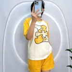 Đồ bộ quần đùi áo tay ngắn cổ tròn in hình