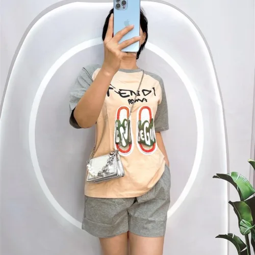 Đồ bộ quần đùi áo tay ngắn cổ tròn in hình dép