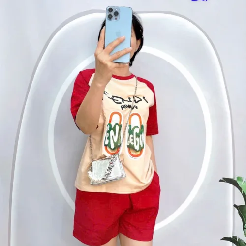 Đồ bộ quần đùi áo tay ngắn cổ tròn in hinh đôi dép