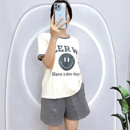 Đồ bộ quần đùi áo tay ngắn cổ tròn in hình mặt cười