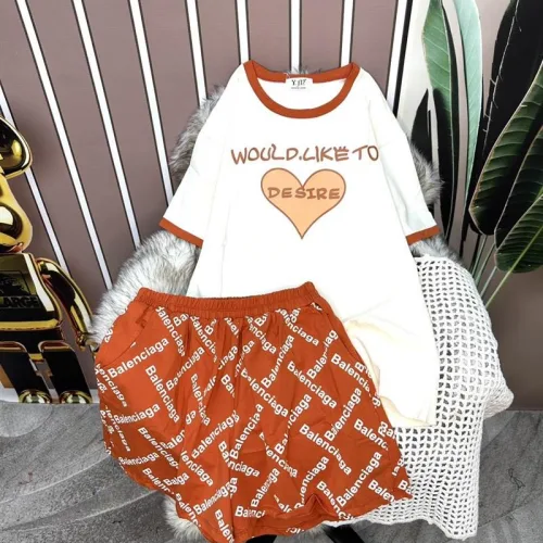 Đồ bộ quần đùi áo tay ngắn cổ tròn in hình trái tim