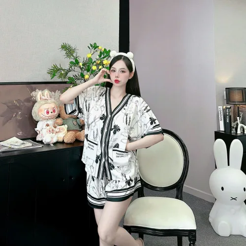đồ bộ quần đùi áo tay ngắn cổ viền V nhiều hình khác nhau