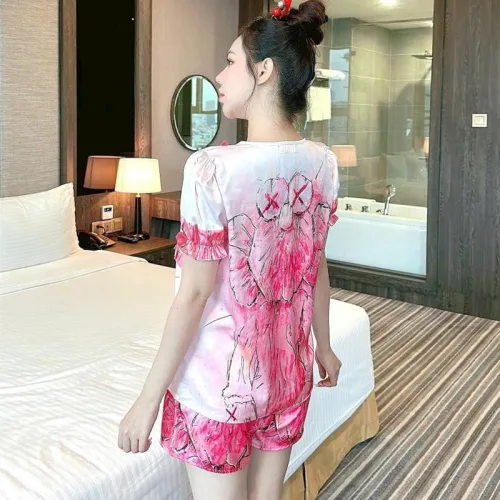 Đồ bộ quần đùi áo tay ngắn cổ vuông hoạ tiết