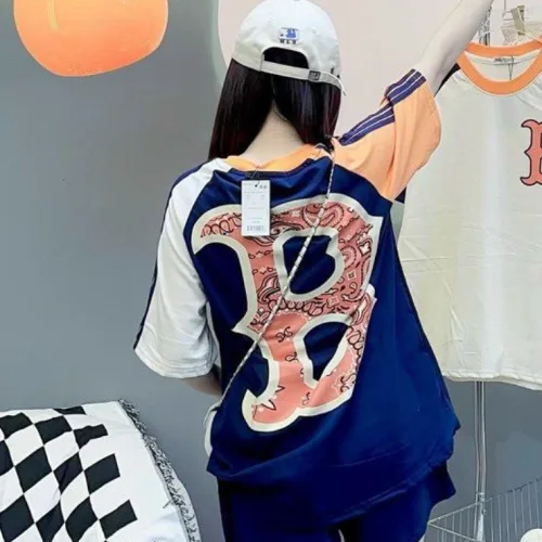 Đồ bộ quần đùi áo tay ngắn in chữ B trước và sau áo