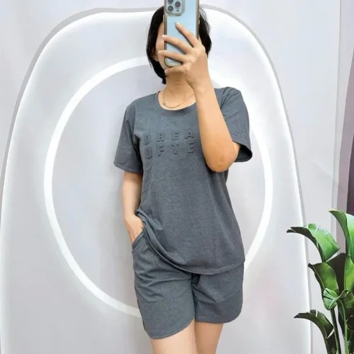 Đồ bộ quần đùi áo tay ngắn in chữ dập nổi form rộng