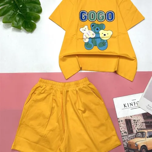 Đồ bộ quần đùi áo tay ngắn in chữ gogo và hình gấu