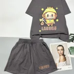 đồ bộ quần đùi áo tay ngắn in chữ LABUBU