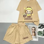 đồ bộ quần đùi áo tay ngắn in chữ LABUBU