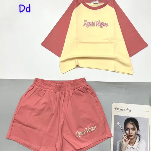 đồ bộ quần đùi áo tay ngắn in chữ nổi