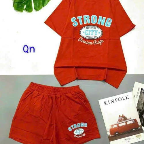 Đồ bộ quần đùi áo tay ngắn in chữ strong