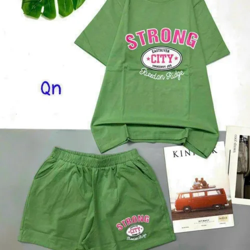 Đồ bộ quần đùi áo tay ngắn in chữ strong