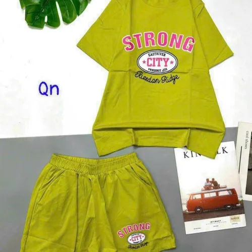 Đồ bộ quần đùi áo tay ngắn in chữ strong