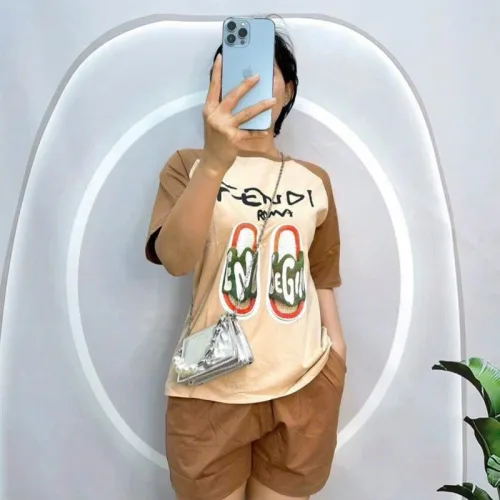Đồ bộ quần đùi áo tay ngắn in hình đôi dép