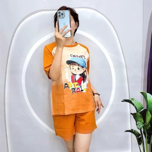 Đồ bộ quần đùi áo tay ngắn in hình em bé đội mũ