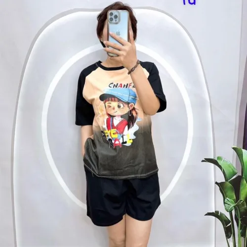 Đồ bộ quần đùi áo tay ngắn in hình em bé đội mũ