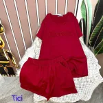 Đồ bộ quần đùi áo tay ngắn màu trơn in chữ dập nổi