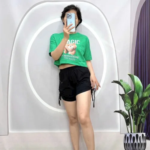 Đồ bộ quần đùi đen rút dây áo tay ngắn in hình
