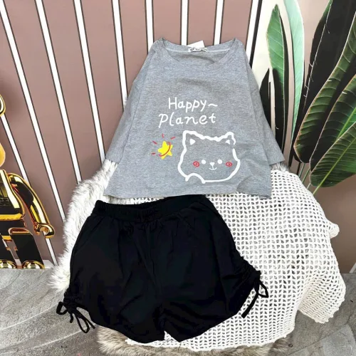 Đồ bộ quần đùi đen rút dây áo tay ngắn in hình