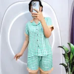 Đồ bộ quần đùi pijama áo tay ngắn cổ bẻ hoạ tiết