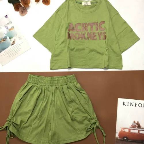 Đồ bộ quần đùi rút dây áo crop tay ngắn in chữ