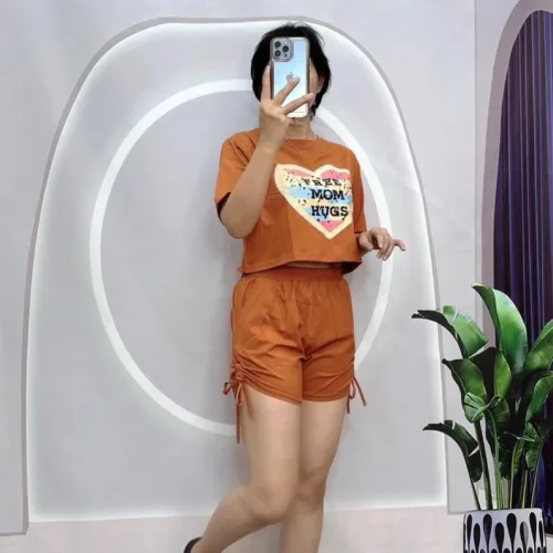 Đồ bộ quần đùi rút dây áo crop tay ngắn in hình