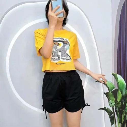 Đồ bộ quần đùi rút dây áo tay ngắn crop in hình