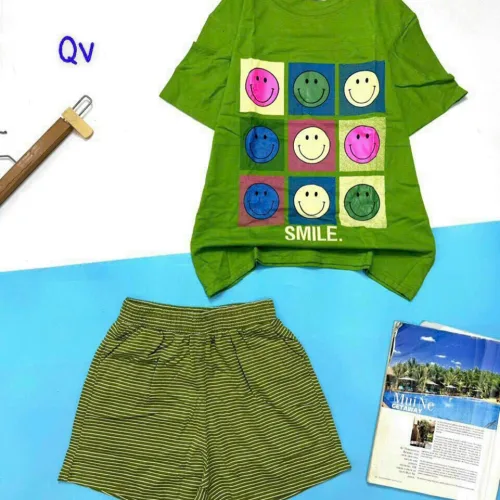 Đồ bộ quần đùi sọc áo tay ngắn in hình mặt cười