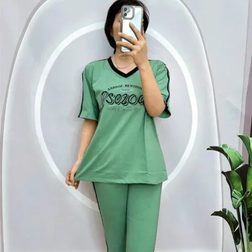 Đồ bộ quần lửng áo tay ngắn cổ tim in chữ form rộng