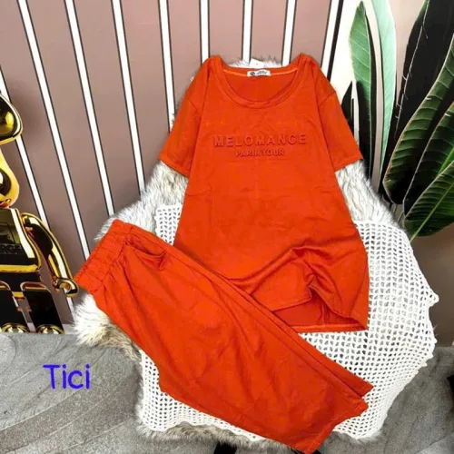 Đồ bộ quần lửng áo tay ngắn in chữ dập nổi