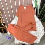 Đồ bộ quần lửng áo tay ngắn in chữ dập nổi