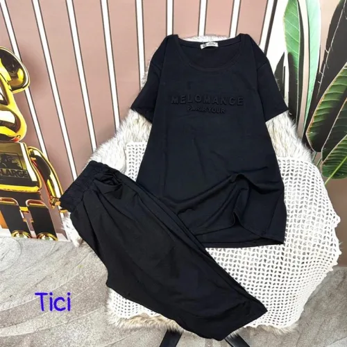 Đồ bộ quần lửng áo tay ngắn in chữ dập nổi