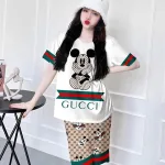 Đồ bộ quần lửng vải xước in hình cổ tròn