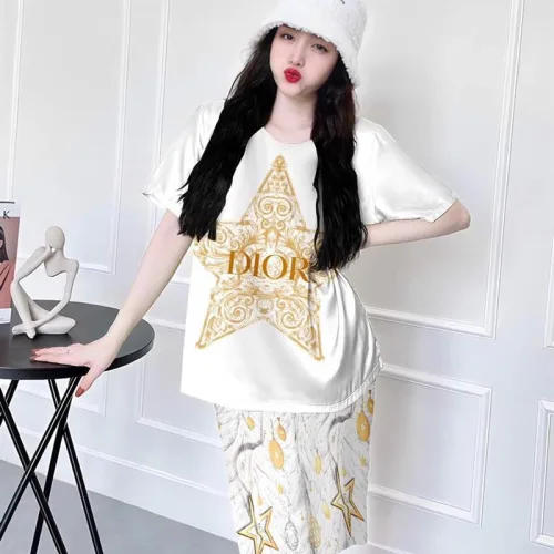 Đồ bộ quần lửng vải xước in hình cổ tròn