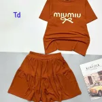 đồ bộ quần váy áo tay ngắn in chữ miu miu
