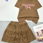 đồ bộ quần váy áo tay ngắn in chữ miu miu