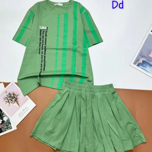 đồ bộ quần váy áo thun tay ngắn in chữ dọc