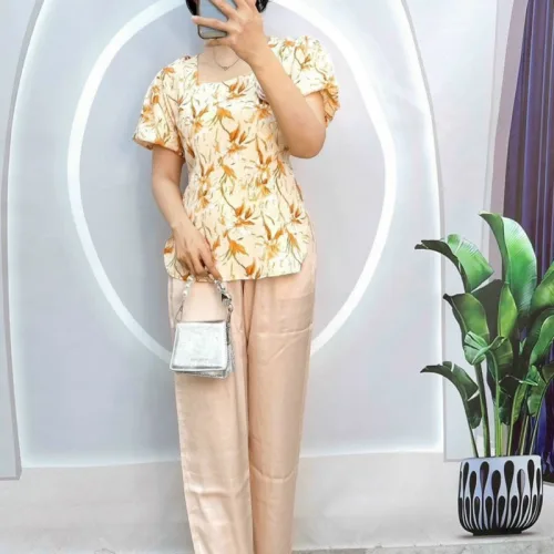 Đồ bộ satin quần dài áo tay ngắn cổ vuông in hoạ tiết