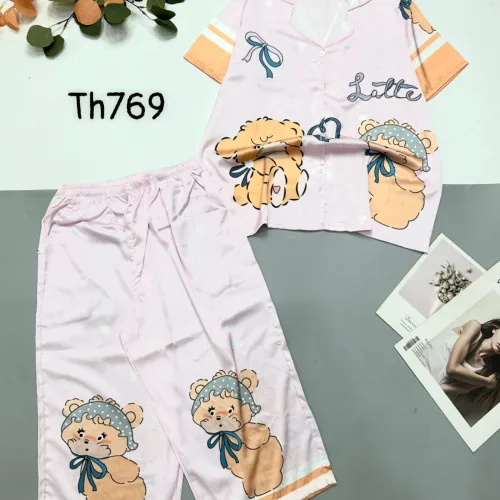 Đồ bộ satin quần lửng pijama tay ngắn cổ bẻ hoạ tiết