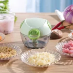 Dụng Cụ Xay Tỏi Mini Máy Xay Mini Kéo Tay Hình Con Heo Đa Năng 8.5x9.3cm