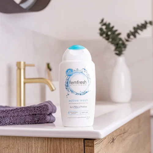 Dung Dịch Vệ Sinh Phụ Nữ Femfresh Active Wash Màu Xanh Dương 250ml