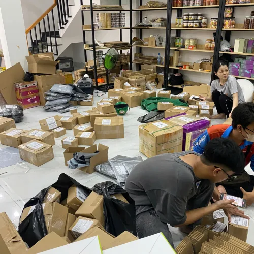 Hàng gia dụng giá tốt cho mọi người.