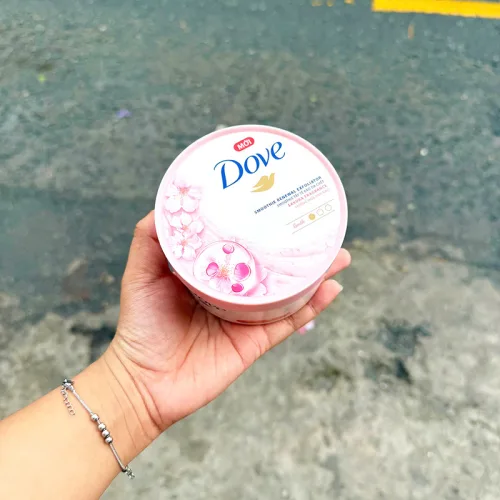 Hộp Quà Tặng Tẩy Tế Bào Chết Dưỡng Ẩm Toàn Thân Dove Hương Hoa Anh Đào 298g