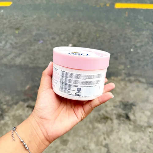 Hộp Quà Tặng Tẩy Tế Bào Chết Dưỡng Ẩm Toàn Thân Dove Hương Hoa Anh Đào 298g